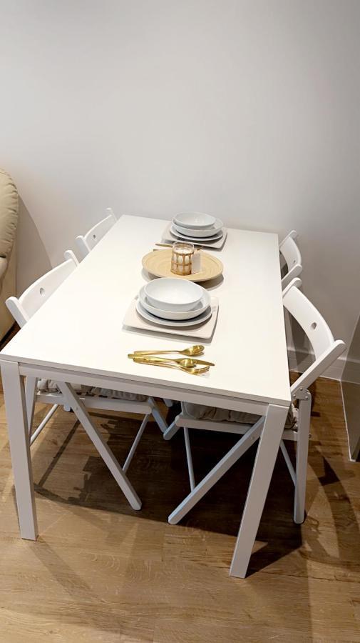 Tee Sweetlux Apartament Londra